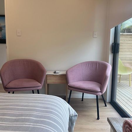 Waverly Place - Unique One Room Apartment Orewa Exteriör bild